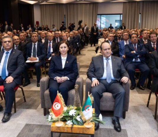 سبع اتفاقيات تونسية-جزائرية في المنتدى الاقتصادي