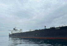 أمريكا تستولي على ناقلة نفط فنزويلية: تهديد مباشر لصادرات كاراكاس أمريكا تستولي على ناقلة نفط فنزويلية!