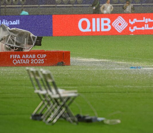 توقف مباراة السعودية والإمارات بسبب الأمطار!