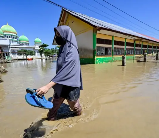 فيضانات سومطرة: 631 قتيلاً ومليون نازح في إندونيسيا