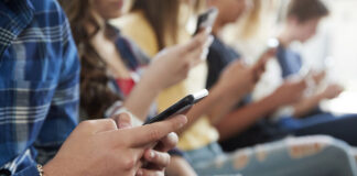 أستراليا تحظر وسائل التواصل الاجتماعي للأطفال دون سن 16 عامًا: قرار رقمي جذري يهز العالم