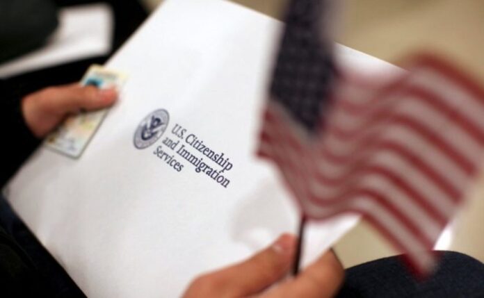 أمريكا تقصر تصاريح عمل اللاجئين إلى 18 شهراً