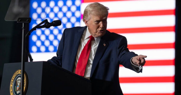 ترامب يفرض رسوماً جمركية على الدول التي تزود كوبا بالنفط