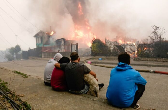 حرائق تشيلي: 18 قتيلاً وآلاف الهكتارات تحترق
