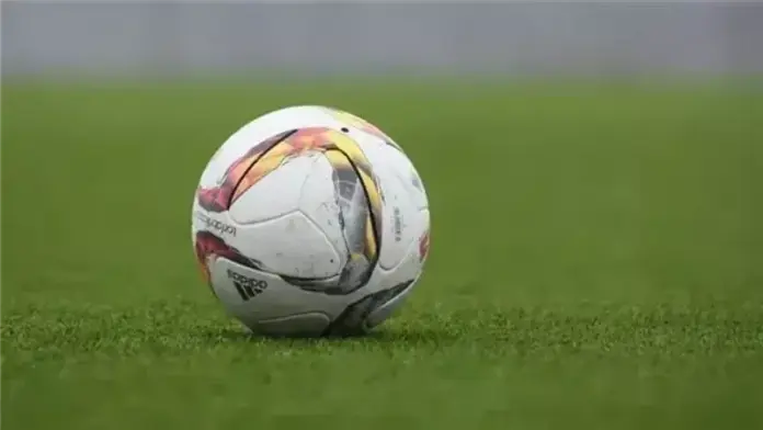 327 برنامج مباريات الجمعة في الرابطة الأولى: صراعات حاسمة