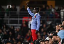 تمثال بشري كونغولي نجم كأس إفريقيا