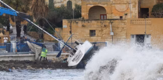 إعصار هاري يضرب إيطاليا ويؤثر على تونس.. حالة طوارئ وخسائر تفوق 1.5 مليار يورو