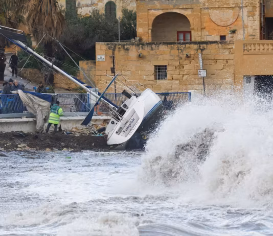 إعصار هاري يضرب إيطاليا ويؤثر على تونس.. حالة طوارئ وخسائر تفوق 1.5 مليار يورو