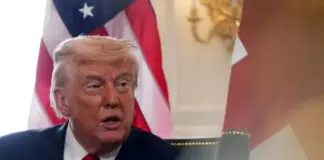 ترامب يخطط لضربة سريعة ضد إيران وسط تحذيرات من ردود غير مضمونة