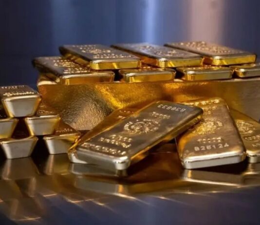 الذهب يقترب من 4900 دولار.. التوتر حول غرينلاند يُشعل السوق