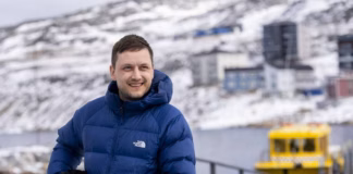 رئيس وزراء غرينلاند يدعو للاستعداد لغزو عسكري أمريكي محتمل