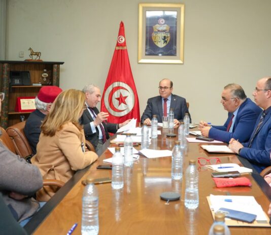 وزير السياحة يدعو لتنشيط الأحياء في رمضان ودعم تونس عاصمة السياحة العربية 2027