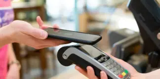 الدفع عبر الجوال يقفز 81% في تونس 2025.. والشيكات تنهار