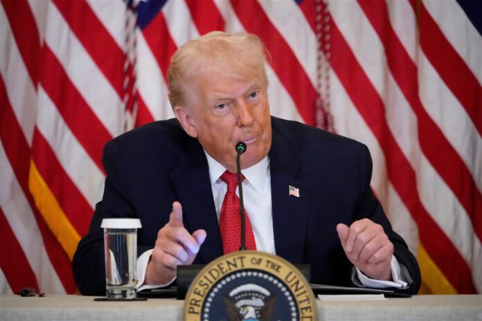 ترامب يحذر إيران قبل المفاوضات: يوم عصيب إن فشل الاتفاق