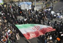 احتجاجات طلابية تتصاعد في إيران: أكثر من 13 جامعة تشهد مظاهرات مناهضة للحكومة احتجاجات طلابية في إيران تتوسع لأكثر من 13 جامعة