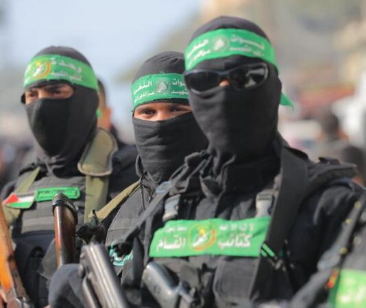 حماس تعود بقوة لغزة بعد الهدنة.. قمع وإتاوات