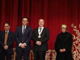 نزار شقرون يفوز بجائزة نجيب محفوظ للرواية العربية