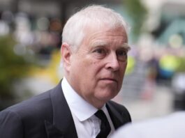 اعتقال شقيق الملك تشارلز في عيد ميلاده بتهمة إساءة استخدام المنصب