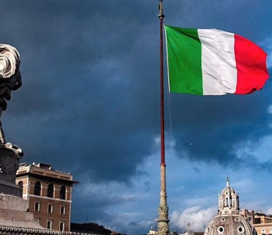 إيطاليا تفرض حصاراً بحرياً على المهاجرين غير الشرعيين