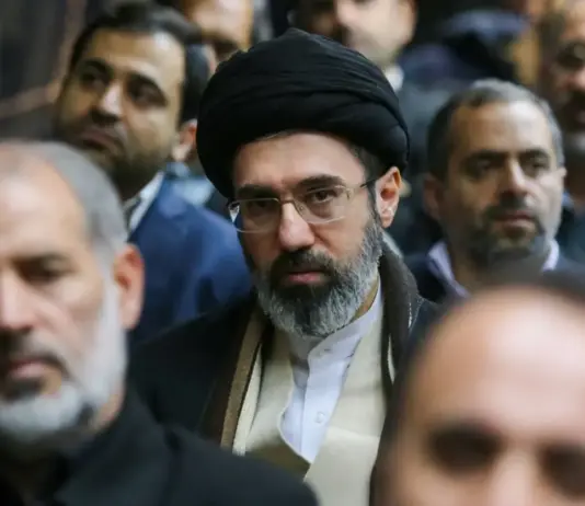 أول خطاب للمرشد الإيراني الجديد يدعو لإغلاق هرمز