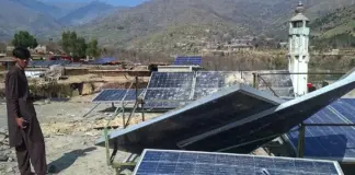 أفغانستان تتهم باكستان بقصف مستشفى وتعلن 400 قتيل