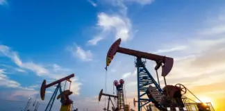 أسعار النفط ترتفع 4.3% بعد هجمات إيرانية جديدة