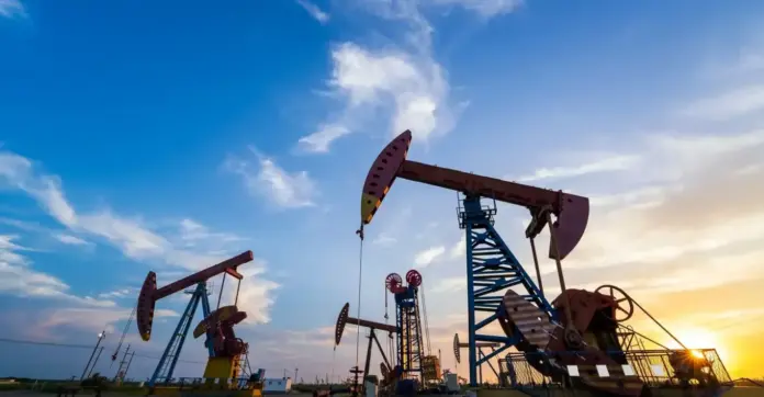 أسعار النفط ترتفع 4.3% بعد هجمات إيرانية جديدة