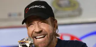 وفاة تشاك نوريس عن 86 عاماً.. رحيل أسطورة الأكشن وفنون الدفاع عن النفس