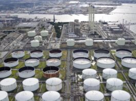 أسعار النفط تقفز بعد هجمات إيران على منشآت خليجية