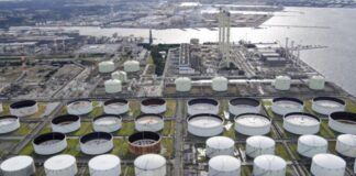 أسعار النفط تقفز بعد هجمات إيران على منشآت خليجية