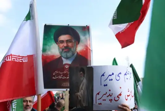 الاستخبارات الأمريكية: النظام الإيراني لا ينهار رغم الحرب