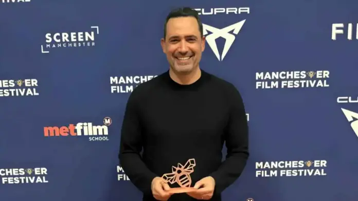 ظافر العابدين يفوز بجائزة أفضل مخرج