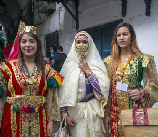 خرجة السفساري بالقيروان يوم 16 مارس احتفاء باليوم الوطني للباس التقليدي