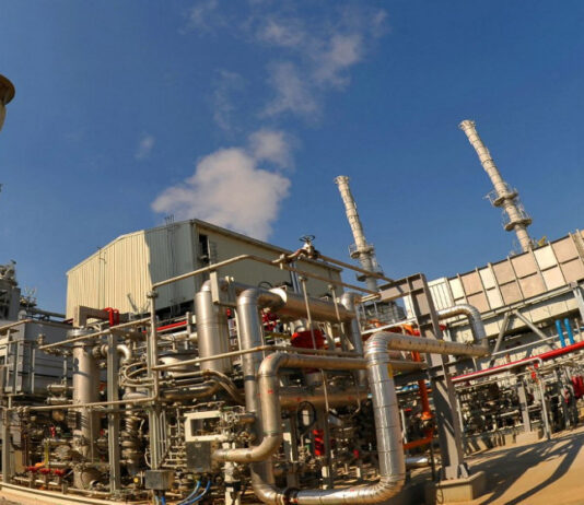 هجمات بطائرات مسيرة تستهدف منشآت حيوية ومصفاة في الكويت