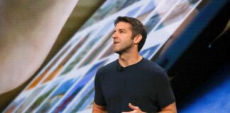 أبل تعين جون تيرنوس رئيسا تنفيذيا جديدا