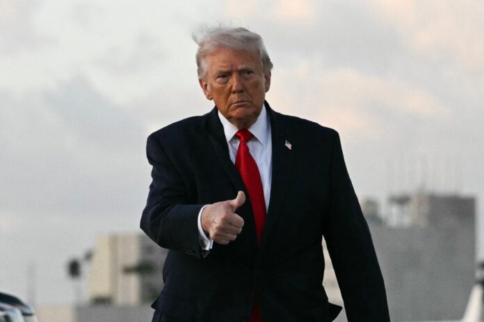 ترامب يمدد الهدنة مع إيران ويُبقي الحصار