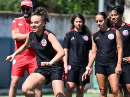 خطوة نحو المستقبل: الفيفا والجامعة التونسية ينظمان يوماً مفتوحاً لكرة القدم النسائية بالكرم