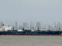 تقارير عن توجه إيراني عماني لفرض رسوم عبور في مضيق هرمز