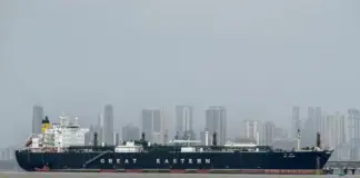 تقارير عن توجه إيراني عماني لفرض رسوم عبور في مضيق هرمز