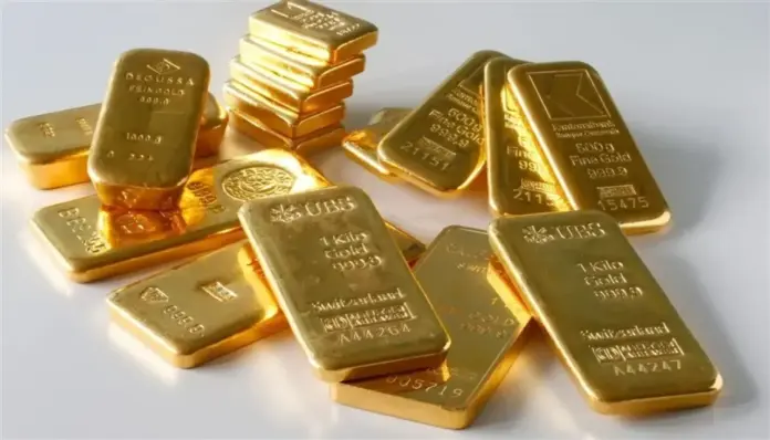 الذهب يرتفع بعد هبوطه لأدنى مستوى شهري