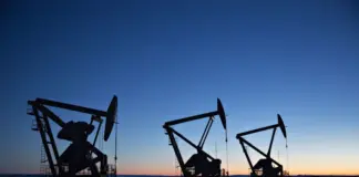 النفط يهبط 6% مع تقدم مفاوضات أمريكا وإيران