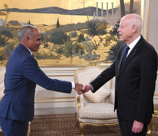قيس سعيّد يستقبل السفير الموريتاني إثر انتهاء مهامه الدبلوماسية في تونس
