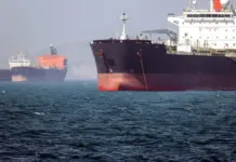 ترامب يعلق عملية فتح مضيق هرمز