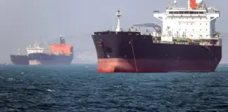 ترامب يعلق عملية فتح مضيق هرمز