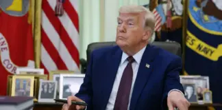 اتفاق أمريكي إيراني يفتح هرمز ويؤجل النووي