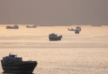 20 ألف بحار عالقون في مضيق هرمز