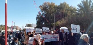 سيدي بوزيد..معطلون عن العمل يطالبون بإنتدابهم في الوظيفة العمومية
