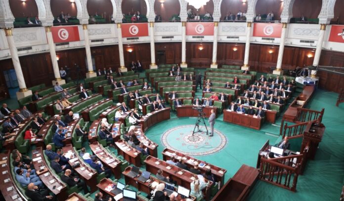 البرلمان ينطلق اليوم 25 مارس في جلسات استماع لوزيري النقل والتجارة