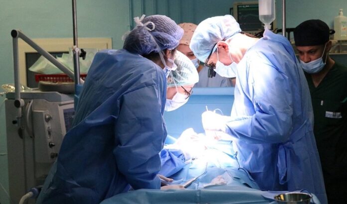 تونس تنجح في أول عملية قلب دقيقة لرضيع عمره 3 أشهر