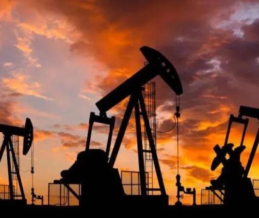أسعار النفط تهبط بعد اتفاق وقف إطلاق النار بين إيران وإسرائيل